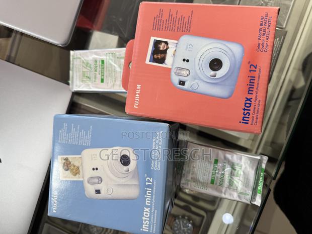 Fujifilm Instax Mini 12 Instant Camera With a Free Pack of Film photo 4