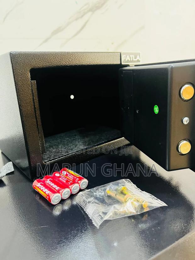 17e Digital Money Safe Locker Box · Photo 3