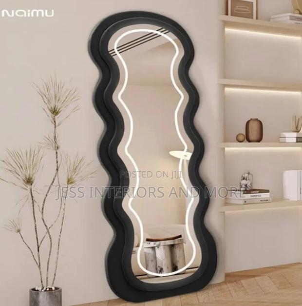 Mirror With LED Lights Full-Length (Black) · Photo 4