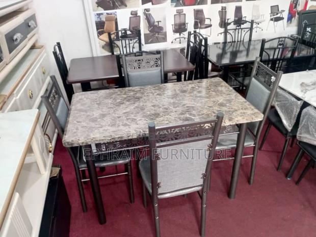Four Dinning Table · Photo 2