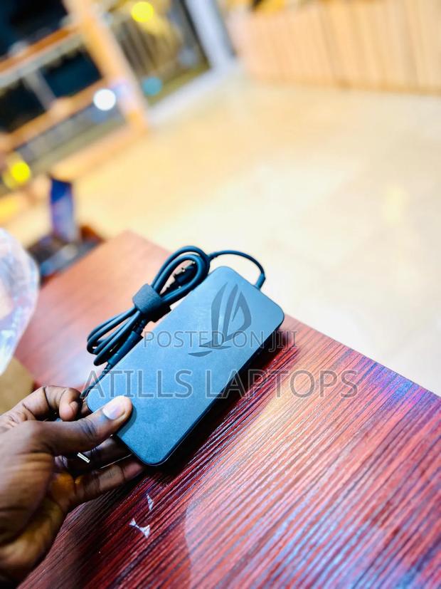 Asus Rog Charger 11.8 Amps ( 240w ) photo 5
