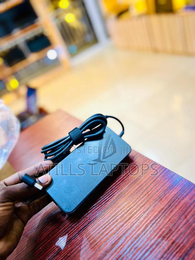 Asus Rog Charger 11.8 Amps ( 240w ) photo 6