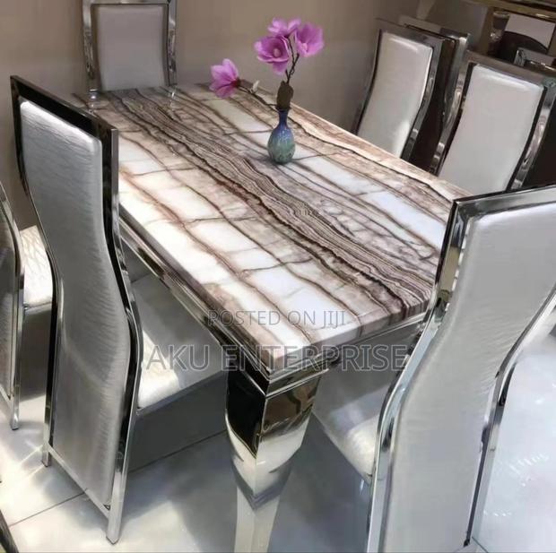 Luxury Dining Table With 6 Chairs Marble Gold · Photo 3