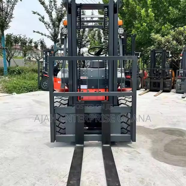 Diesel Forklift (3tons)-Pre-Order · Photo 4