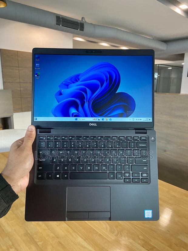 New Laptop Dell Latitude 5300 8GB Intel Core I5 SSD 256GB · Photo 4