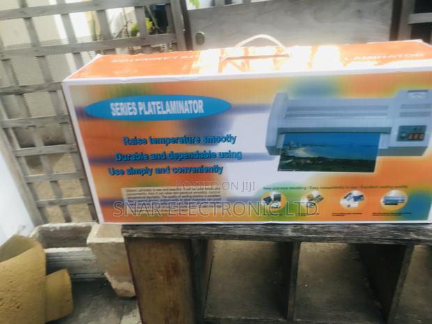 Easy to Use A3/A4 Photos ID Cards Laminator · Photo 2