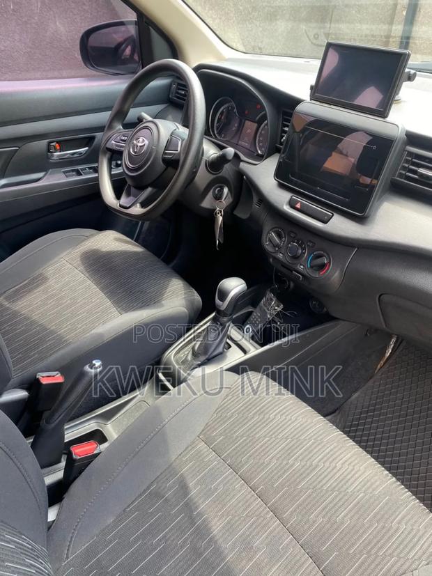 Toyota Rumion 1.5 FWD 2023 Brown photo 5