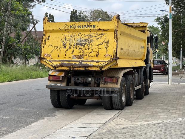 Mercedes Benz Tipper Truck