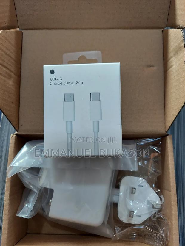 Macbook Type C Adapter · Photo 3