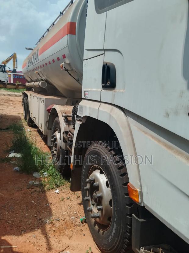 Brand New Shachman 27000L Complete Fuel Tanker With Head. photo 3