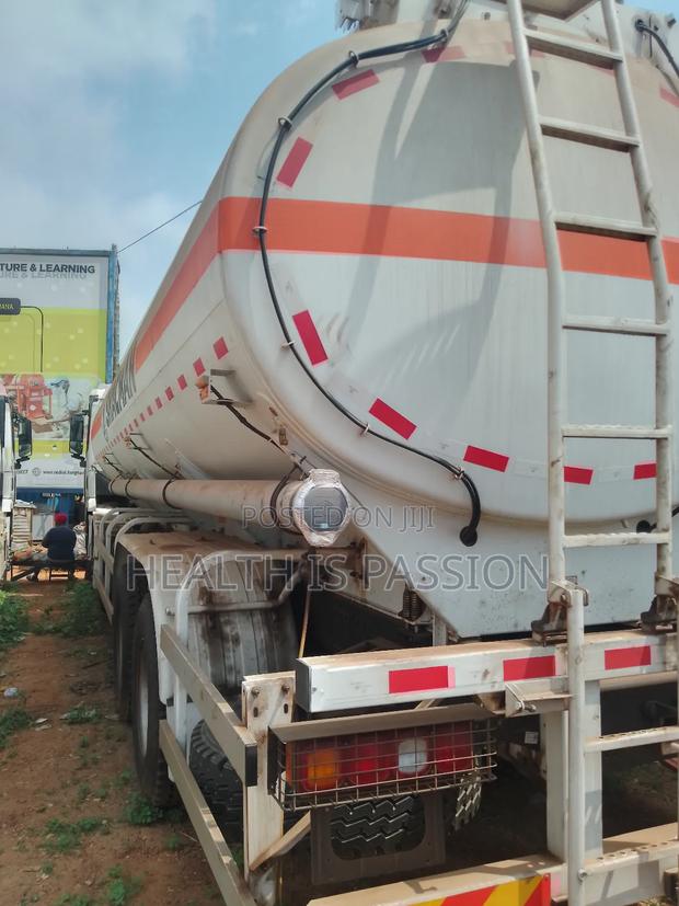 Brand New Shachman 27000L Complete Fuel Tanker With Head. photo 5