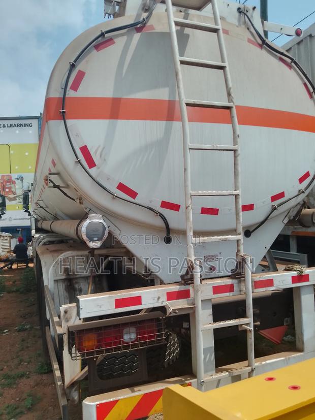 Brand New Shachman 27000L Complete Fuel Tanker With Head. photo 6