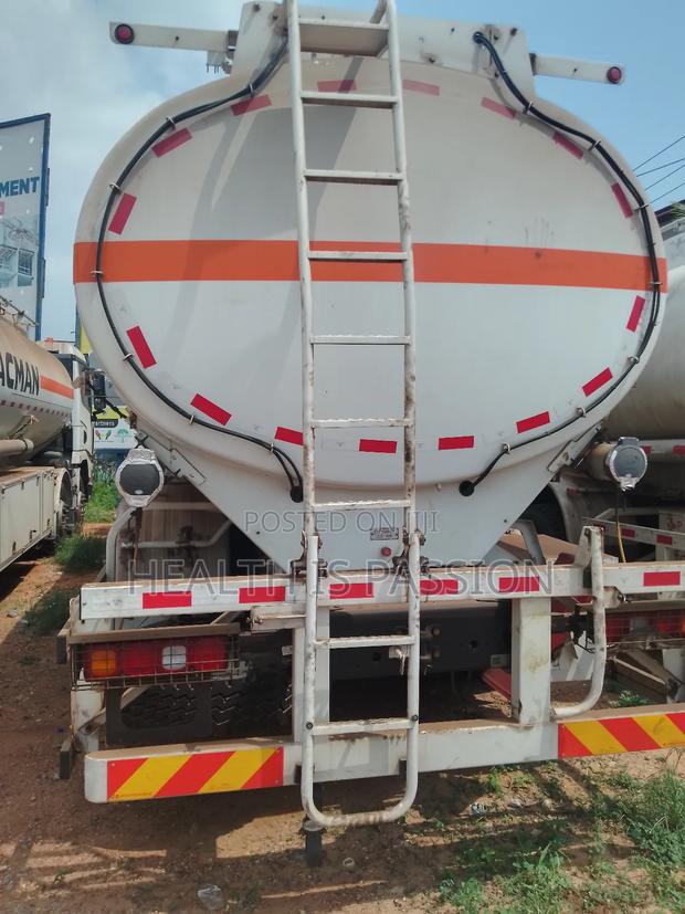 Brand New Shachman 27000L Complete Fuel Tanker With Head. photo 8