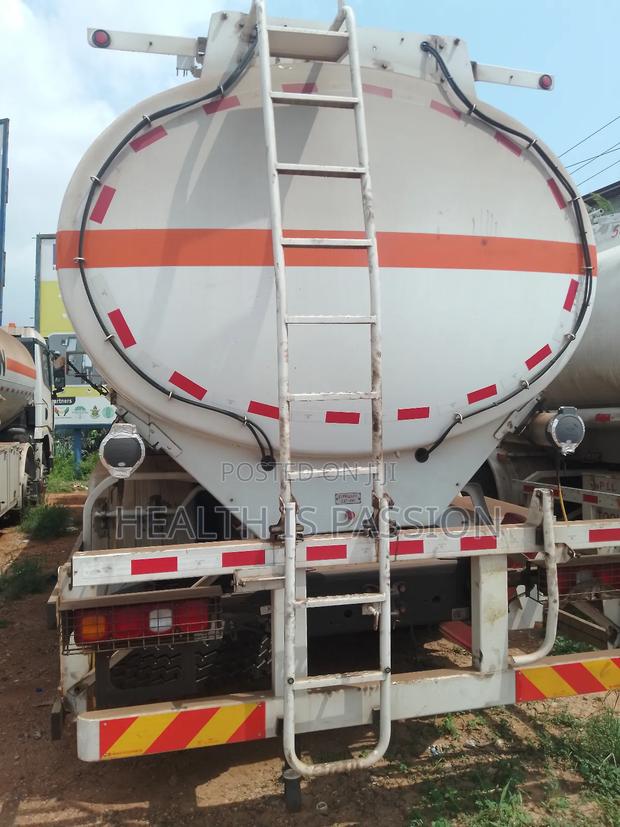 Brand New Shachman 27000L Complete Fuel Tanker With Head. photo 10