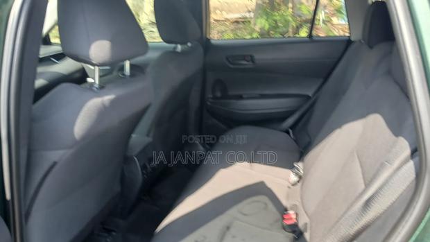 Toyota Corolla Cross 1.8 Petrol AWD 2022 Green photo 4