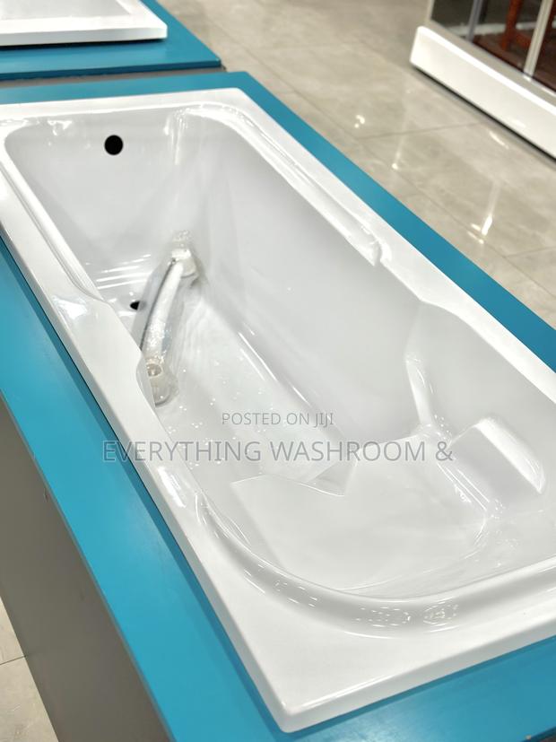 Straight Bathtub Heavy Bathtub Bath With Seat · Photo 3