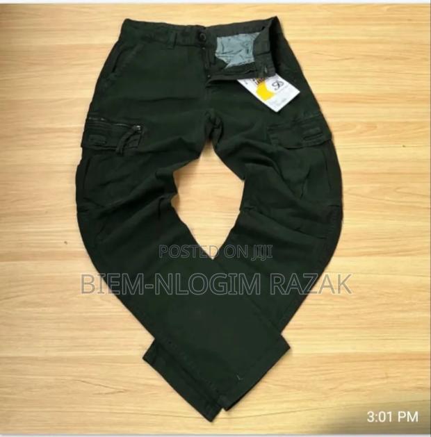 High Quality Cargo Pants Available in Stock · Photo 3