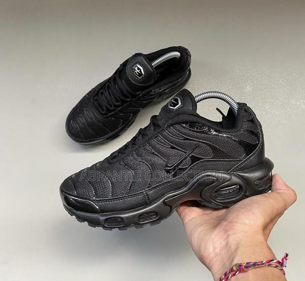 Nike Air Max TN Black · Photo 3