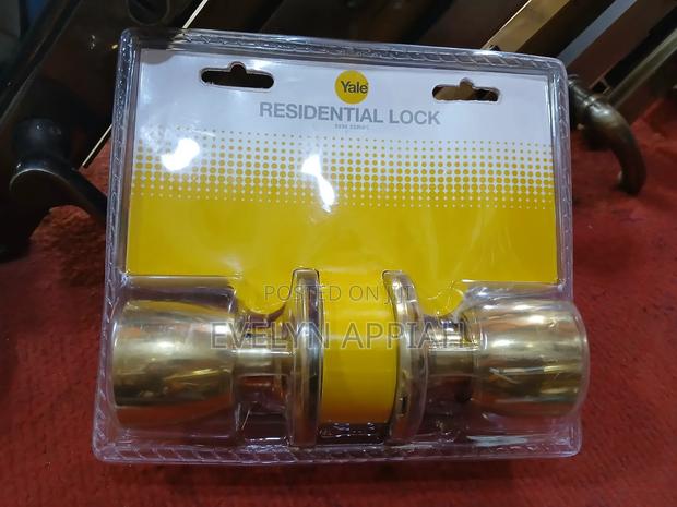 Bathroom Knob Lock(No Key) · Photo 4