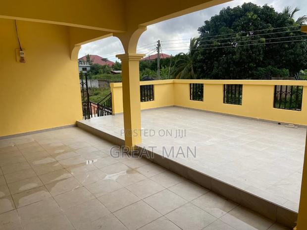 5bdrm Apartment in West Hills Mall Area for rent · Photo 3