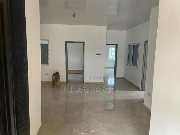 5bdrm Apartment in West Hills Mall Area for rent · Photo 4