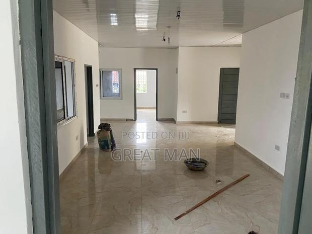 5bdrm Apartment in West Hills Mall Area for rent · Photo 2