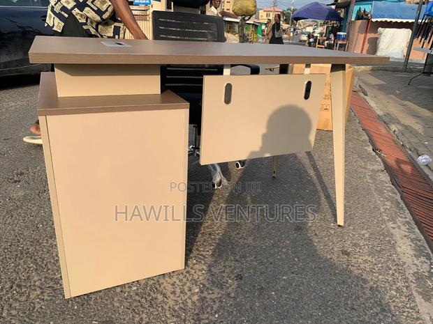 Office Table With Chair · Photo 4