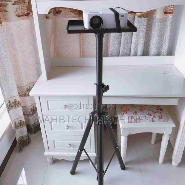 Projector Stand · Photo 3