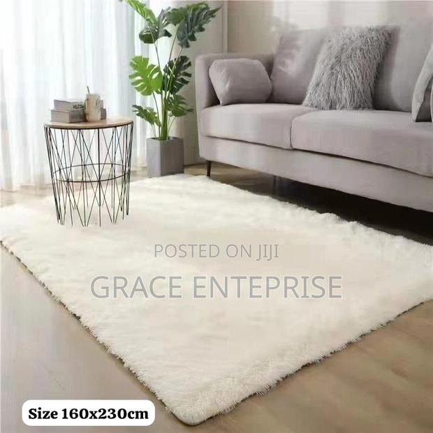 Super Quality Ligth Weight Carpet in Different Colors · Photo 2