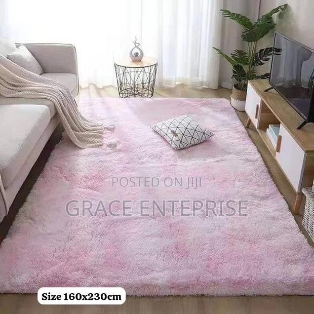 Luxurious Light Fluffy Weight Carpet in Different Colors · Photo 2