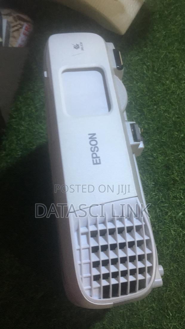Epson Home Theater Eb -X39 Projector photo 2