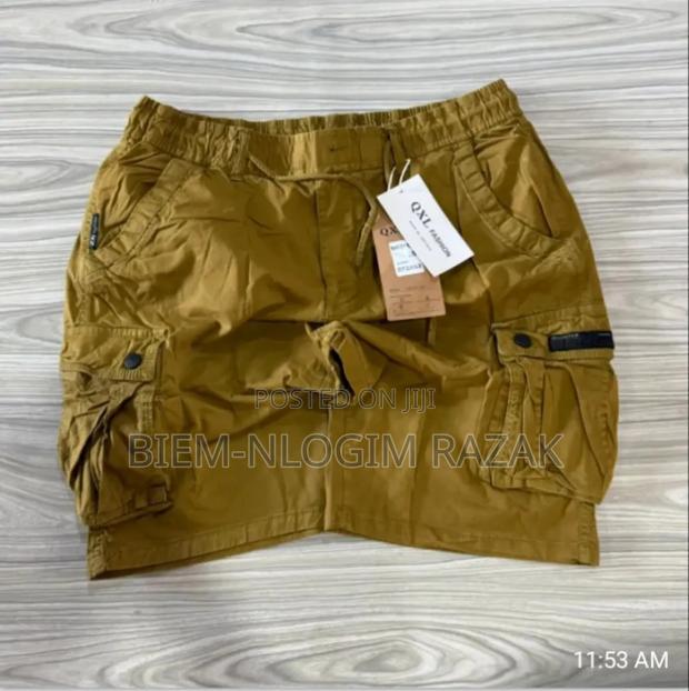 High Quality Cargo Short Pants Available in Stock