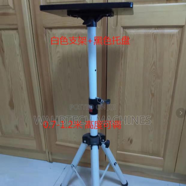 Projector Stand · Photo 4