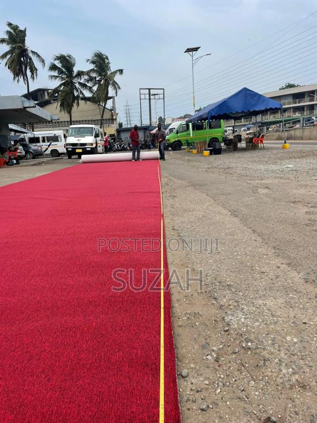 Beautiful Thick Industrial Carpet · Photo 2
