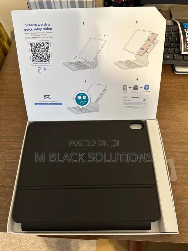 Esr Magnetic Keyboard Case 360 (iPad Pro 13 Inch M4) · Photo 3