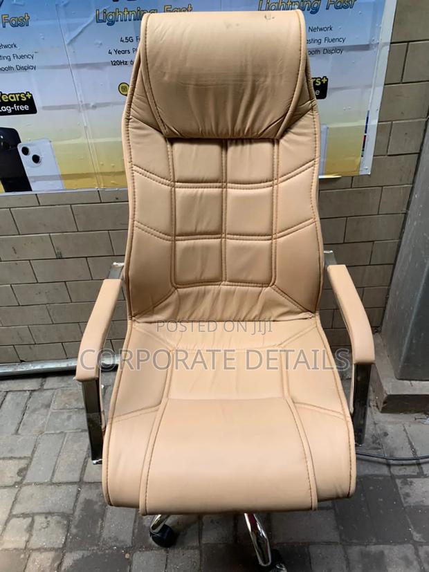 Swivel Chairs · Photo 1