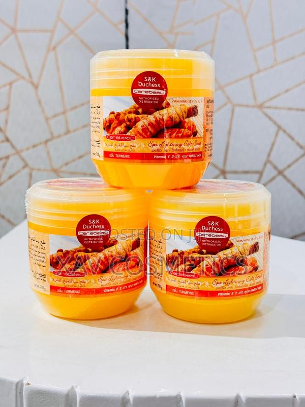 Carebeau Tumeric Spa Lightening Salt Scrub · Photo 2