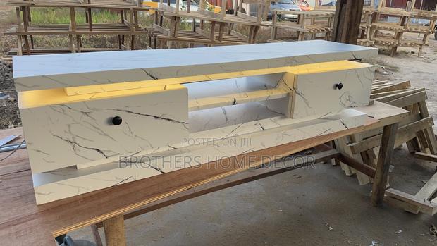 Morden Tv Stand With Lighting System. photo 2