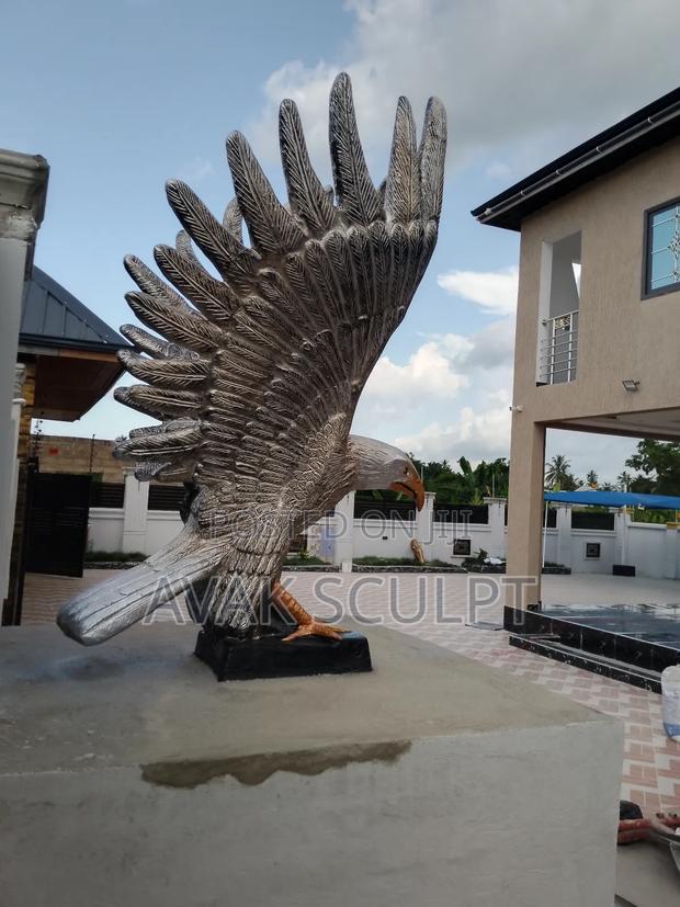 Eagle Statue · Photo 4