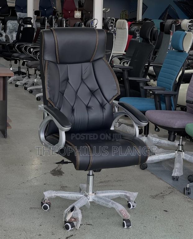 Executive Reclining Leader Swivel Chair · Photo 2