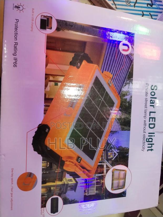 200W Solar Rechargeable LED Floodlight