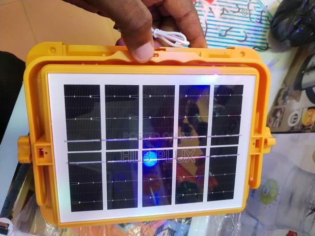 200W Solar Rechargeable LED Floodlight