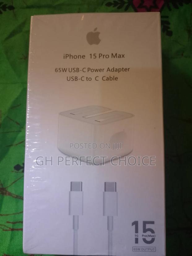 iPhone 15 Pro Max C-C Fast Charging · Photo 2