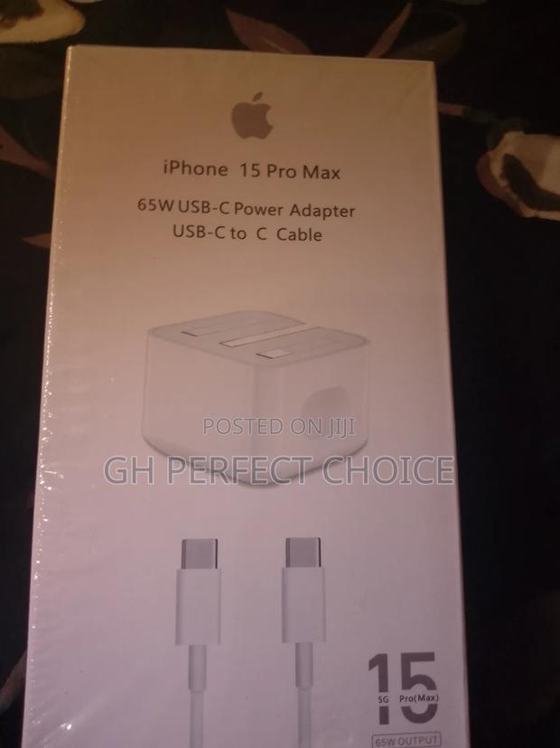 High-Speed iPhone 15 Pro Max C-C Charger · Photo 1