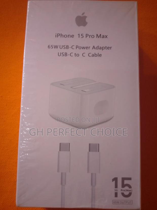 Optimal Charging C-C Charger for iPhone 15 Pro Max · Photo 1