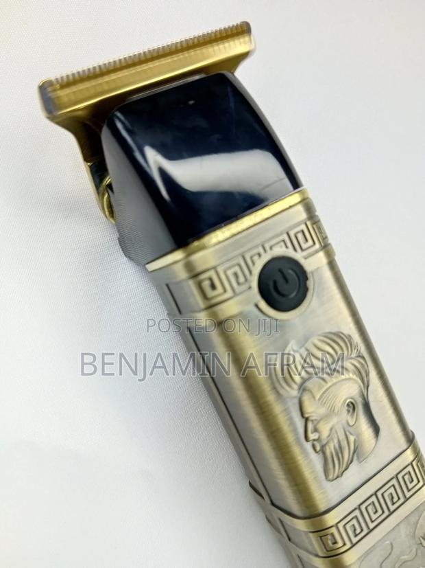 Wa 1201 Professional Rechargeable Hair Clippers/Derailer · Photo 4