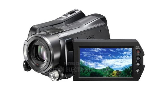Sony SR11 60GB: Your Pocket-Sized Storage Solution · Photo 2