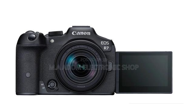 Canon EOS R7: The Ultimate Hybrid Camera · Photo 2
