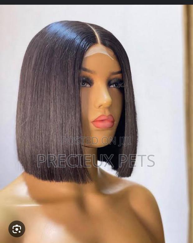 Bone Straight Bob Wig · Photo 3
