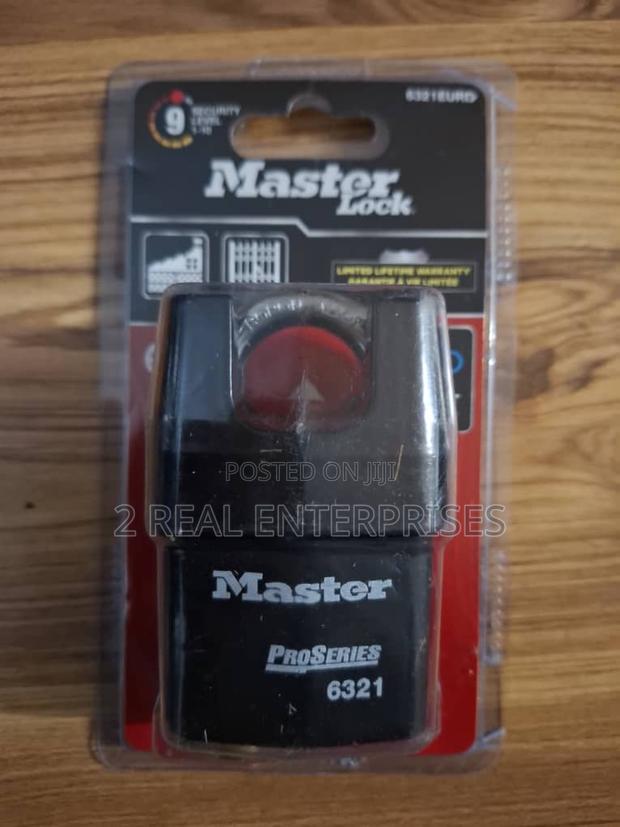 Master Lock Pro Series 6321 · Photo 4